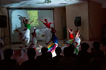Musical "Monseñor Romero - un sendero de jusicia" im Saal der Fundación Hospitalito Divina Providencia