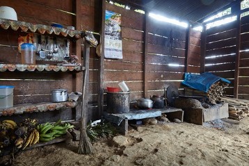 Küche einer Harakbutfamilie in Puerto Luz, ca. 20 km entfernt von Delta 1