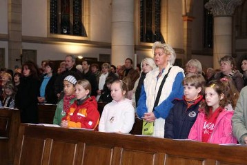 Eröffnung der ADVENIAT-Aktion 2008 in der Propstei St. Augustinus in Gelsenkirchen. Zum Festgottesdienst am 30.11.2008 erschienen viele Leute.