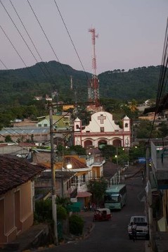 Blick über Ciudad Barrios, der Geburtsstadt Romeros. Die Stadt liegt im Departement San Miguel im Nordosten El Salvadors.