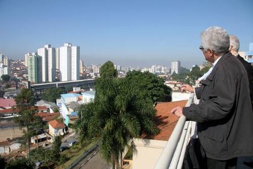 Besichtigung des Pastoral ñ und Verwaltungszentrum der Erzdiözese São Paulo.

- Weihbischof Grave und Kardinal Odilo Scherer blicken über São Paulo.