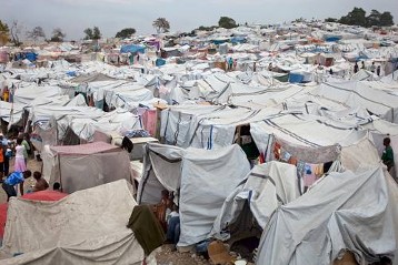 Haitis Hauptstadt ist fast völlig zerstört worden. Überall sind riesige Zeltstädte entstanden.