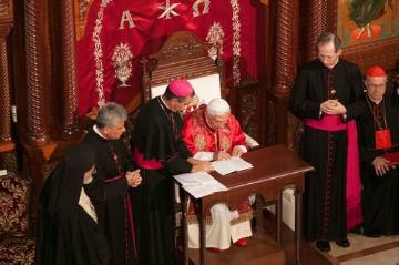 Papst Benedikt XVI. besuchte am 14. September 2012, während seiner Auslandsreise in den Libanon, die Basilika Sankt Paul von Harissa und unterzeichnete das apostolische nachsynodale Schreiben.