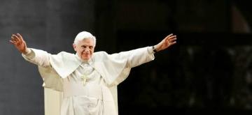 Treffen von Papst Benedikt XVI. am 25. März 2010 mit Jugendlichen zum 25. Weltjugendtag, welcher am 28. März begangen wird, auf dem Petersplatz in Rom.